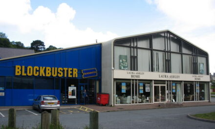 Planning for drive-thru restaurant at former Laura Ashley store in Bangor