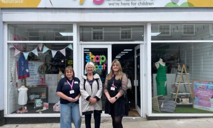MS joins call for more volunteers at Tŷ Gobaith shop in Bangor