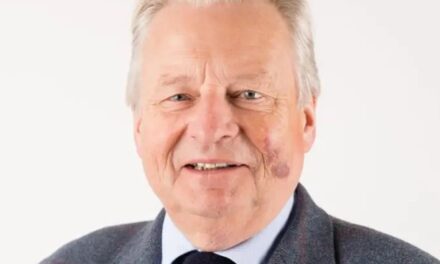 Tributes paid to Lord Dafydd Elis-Thomas