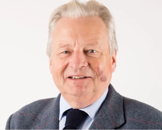 Tributes paid to Lord Dafydd Elis-Thomas
