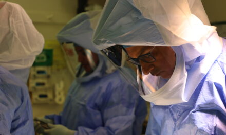 Ysbyty Gwynedd Consultant Wins Prestigious ‘Extra Mile Award’