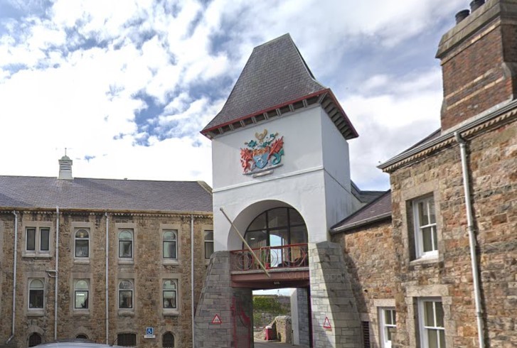 Cyngor Gwynedd avoids cuts to essential services