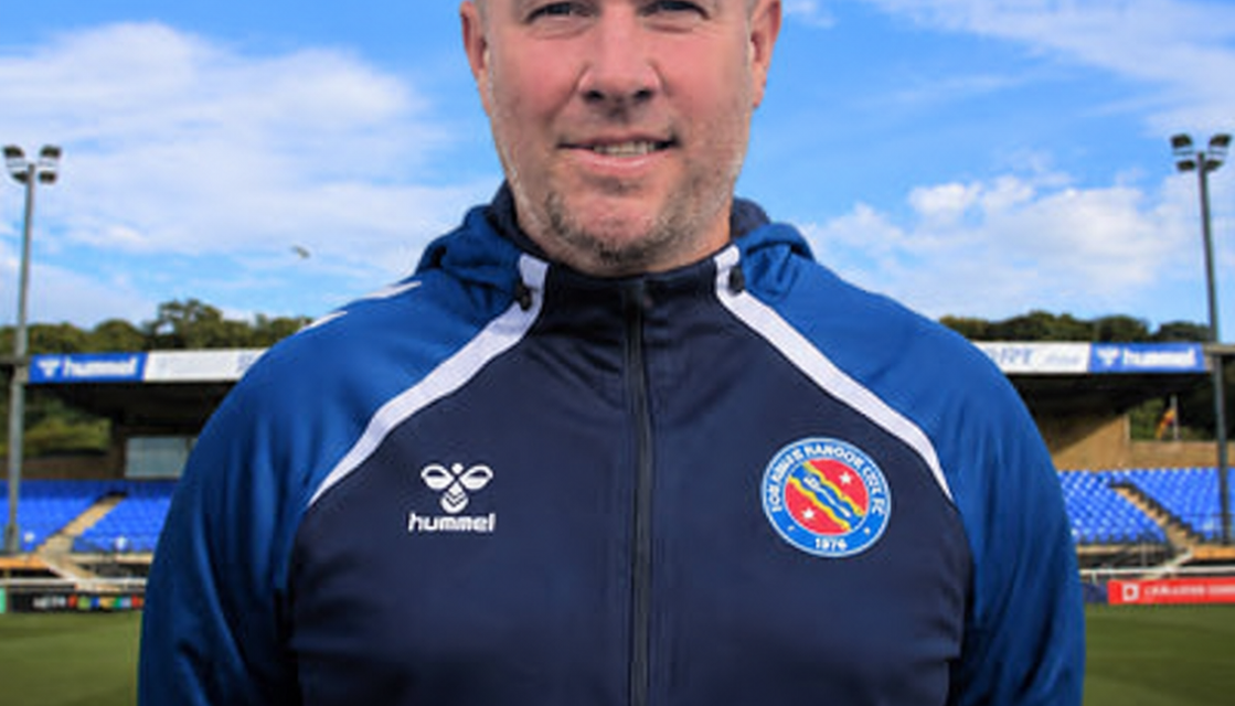 Former Bangor City player Huw Griffiths appointed new manager